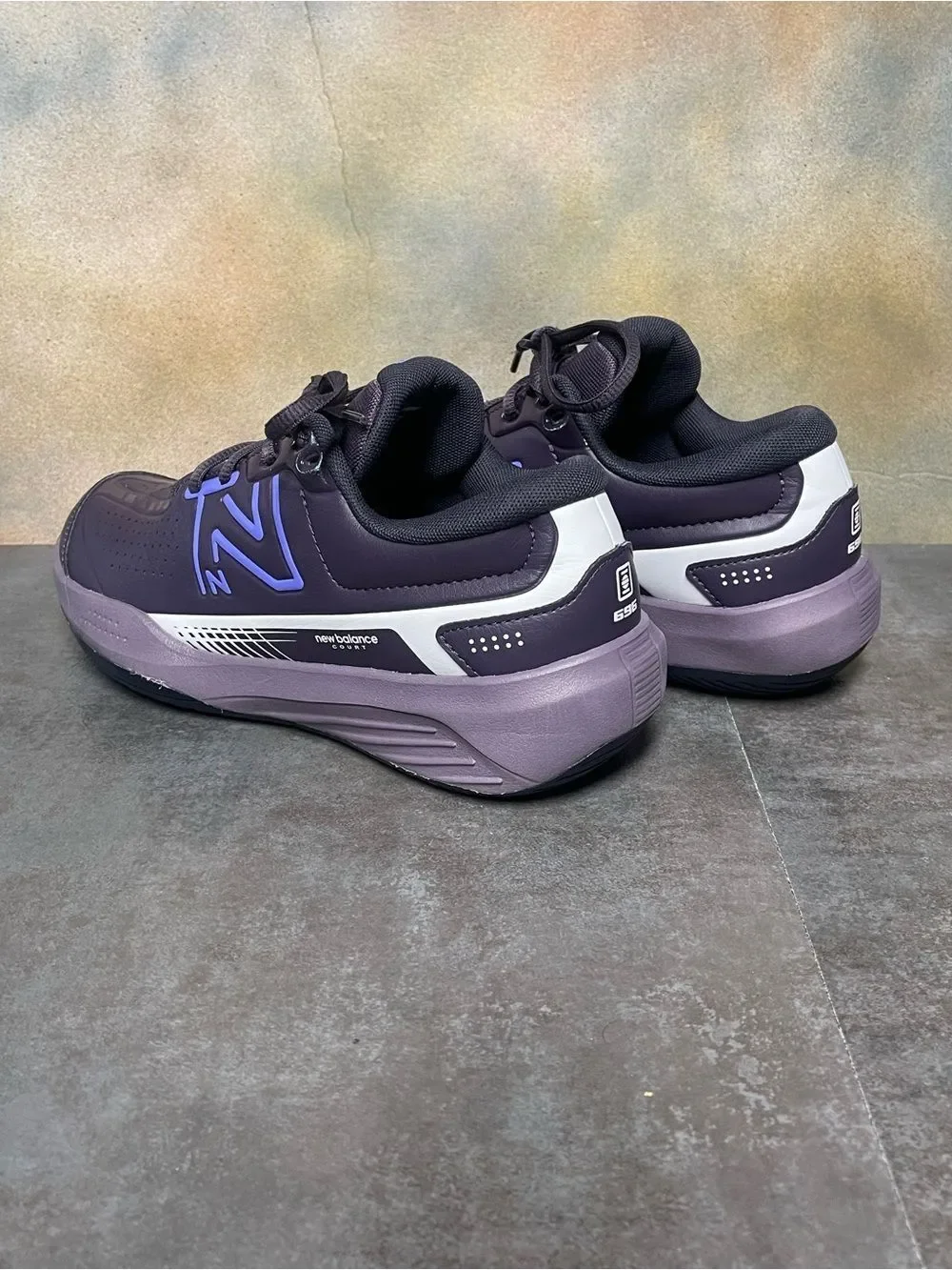 New Balance 696v5 Women’s Wide Plum Purple Tennis Shoes Size 9D